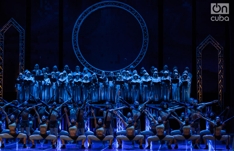 Danza Contemporánea de Cuba estrenó Cármina Burana en el Gran Teatro de La Habana Alicia Alonso. Foto: Claudio Pelaez Sordo.