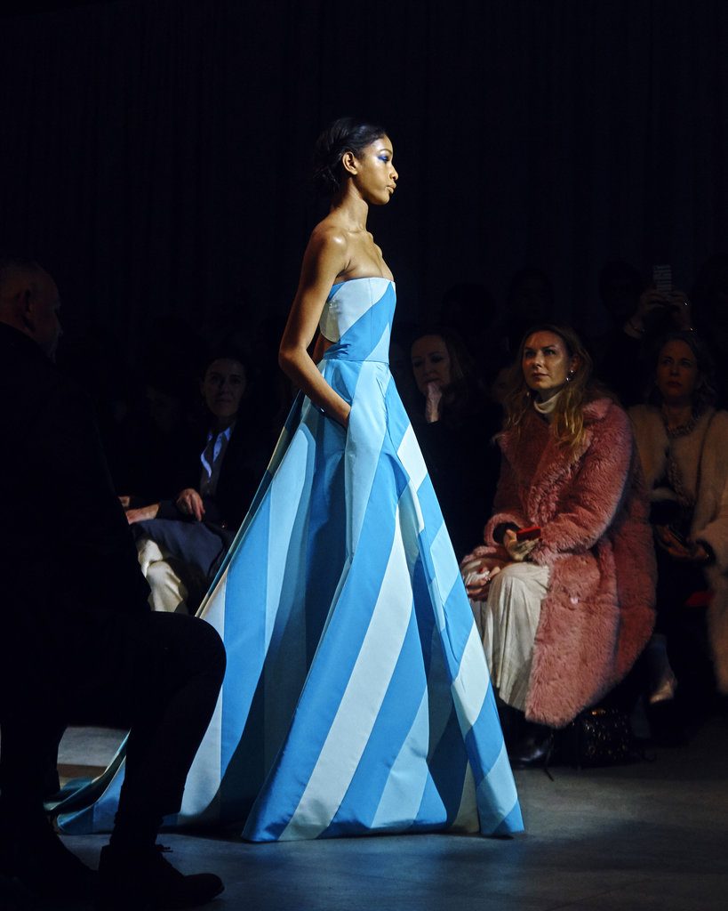 Desfile de Carolina Herrera en la Semana de la Moda de Nueva York. Foto: Andres Kudacki / AP.