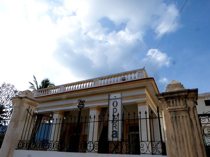 Fachada de Opera. Foto: Ángel Marqués Dolz.