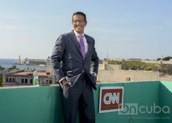 Richard Quest during the shooting of his program in Havana / Photo: Alain L.Gutierrez Almeida