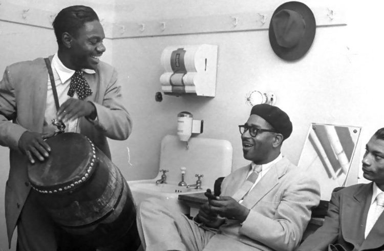 Chano Pozo and Dizzy Gillespie in 1948. / Photo: Allan Grant