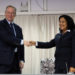 Eric Schmidt, executive president of Google, and his ETECSA counterpart, Mayra Arevich Marín, after the signing of the agreement by both companies. Photo: Radio Rebelde.