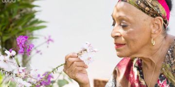 Omara Portuondo. Photo by Gabriel Guerra Bianchini