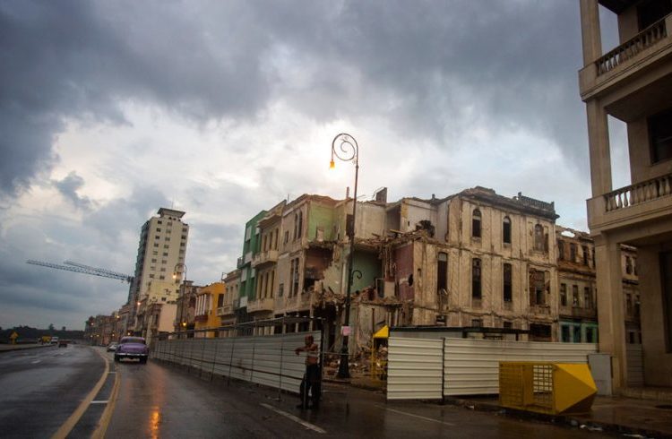 Malecón de La Habana, Cuba. Photo: Desmond Boylan / AP.