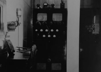 Transmission booth from the first decades of Cuban radio. Photo: Eric Caraballoso Díaz’ archive.