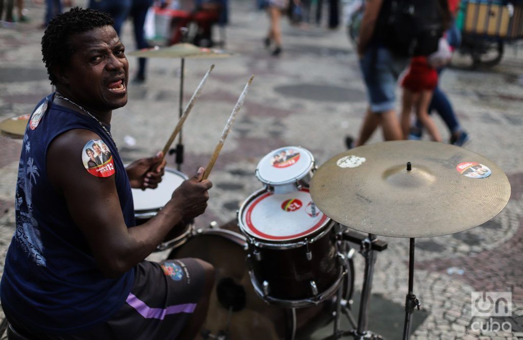 During the first round the “ele não” made sense: saying no to the undesirable. In the balloting it was useless: subtracting from the others is not the same as adding to one’s own. Photo: Nicolás Cabrera.