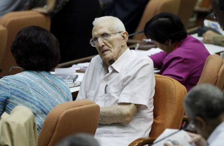 José Ramón Fernández in a photo taken in 2010 at the National Assembly of People’s Power. Photo: Javier Galeano / AP.