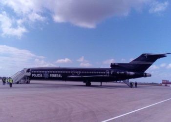 Mexican Federal Police aircraft that brought to Cuba a group of more than 50 deported migrants, on April 5, 2019. Photo: Prensa Latina/Twitter.