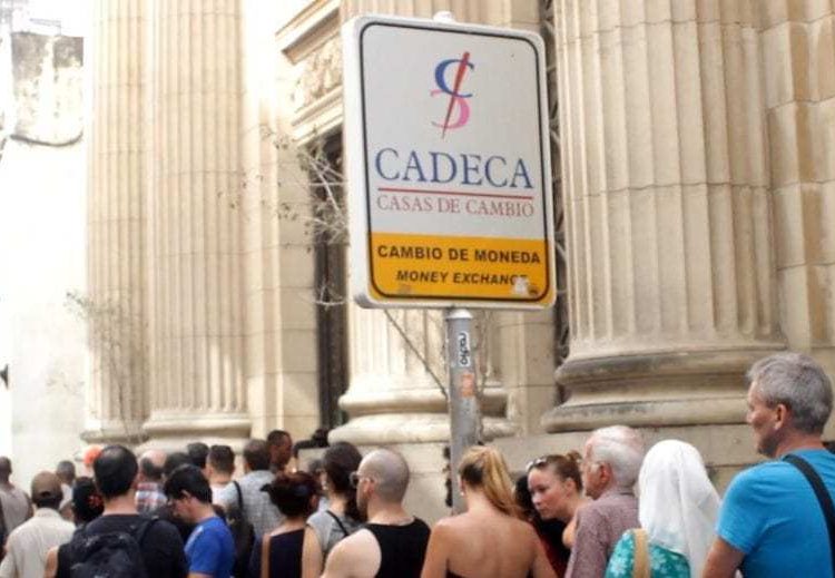 CADECA on Obispo Street. Photo: AP.