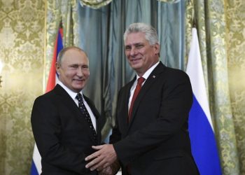Vladimir Putin and Miguel Díaz-Canel at the Kremlin in Moscow, Russia, in November 2018. Photo: Alexander Zemlianichenko / AP.