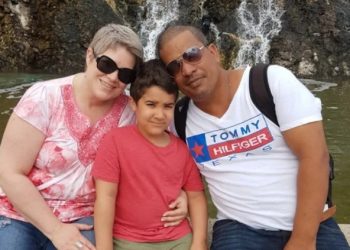 Canadian Laura Silver, with her husband, Cuban Carlos González, and her son Tito in 2017 in Havana. Photo: cbc.ca