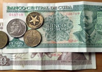 Cuban banknotes and coins (CUP). Photo: Travels & Lives / Pinterest