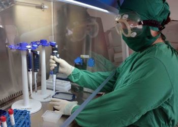 Virology Laboratory in Santiago de Cuba. Photo: Miguel Rubiera Jústiz/ACN.