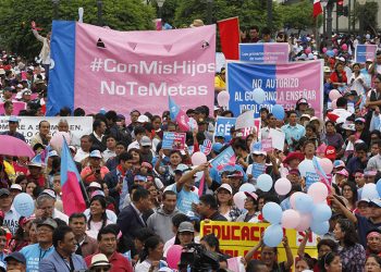 “Con mis hijos no te metas” march in Peru. Photo: Exitosa Noticias.