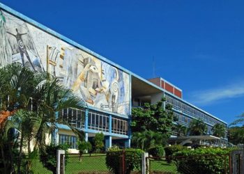 Rectorate building of the Universidad de Oriente, in Santiago de Cuba. Photo: OnCuba archive.