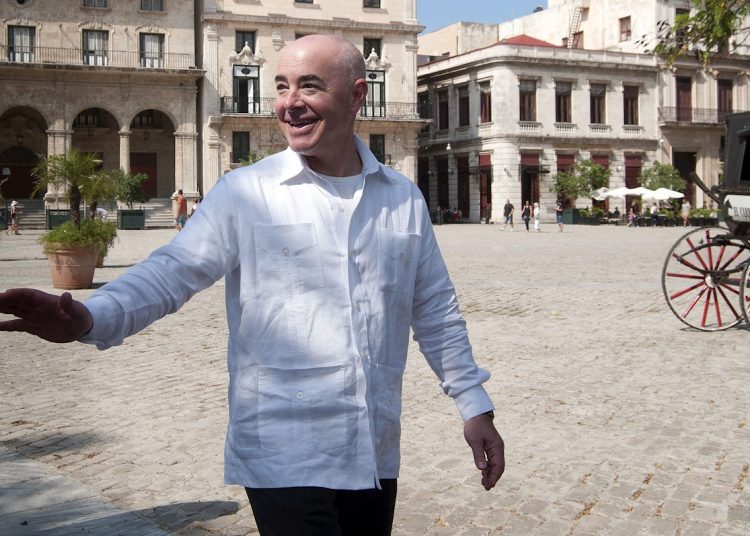 Archive photo, dated October 30, 2015. The then United States Undersecretary of Homeland Security, Cuban-American Alejandro Mayorkas, in the Historic Center of Havana. Photo: Roberto Morejón/EFE Archive