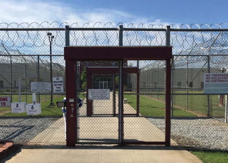 Entrance to the Stewart Detention Center, in the United States. Photo: CVT.