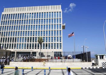 In this Aug.14, 2015 archive photo, the American flag flies at the embassy in Havana. Photo:
Desmond Boylan/AP.