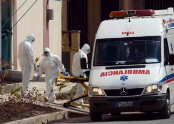 Health workers in a hospital in Camagüey. Photo: Agencia Cubana de Noticias (ACN).