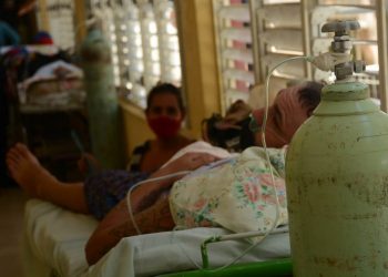 Patient with COVID-19 in a medical institution in the Cuban province of Ciego de Ávila. Photo: Osvaldo Gutierrez/ACN.