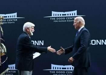 White House Special Advisor for the Americas Chris Dodd with Joe Biden, October 2022, in Connecticut. Photo: AFP.