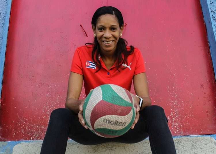 Yumilka Ruiz, one of the most outstanding exponents of the Morenas del Caribe, was the captain of the national volleyball team for several years. Photo: Jorge Luis Coll Untoria.