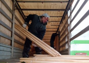 Undocumented Cuban immigrant at the sawmill where he would be detained. Photo: Courtesy.