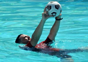 Jhoen Lefont has established himself as the best Cuban specialist in ball control in the water. Photo: Ricardo López Hevia.