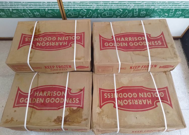 Boxes of imported frozen chicken in Cuba. Photo: Archive.