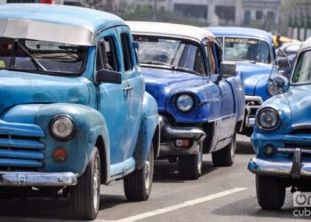 Transportation in Cuba. Vehicles in Havana