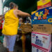 Sale of products by private businesses at the Galiano street fair in Havana. Photo: Otmaro Rodríguez.