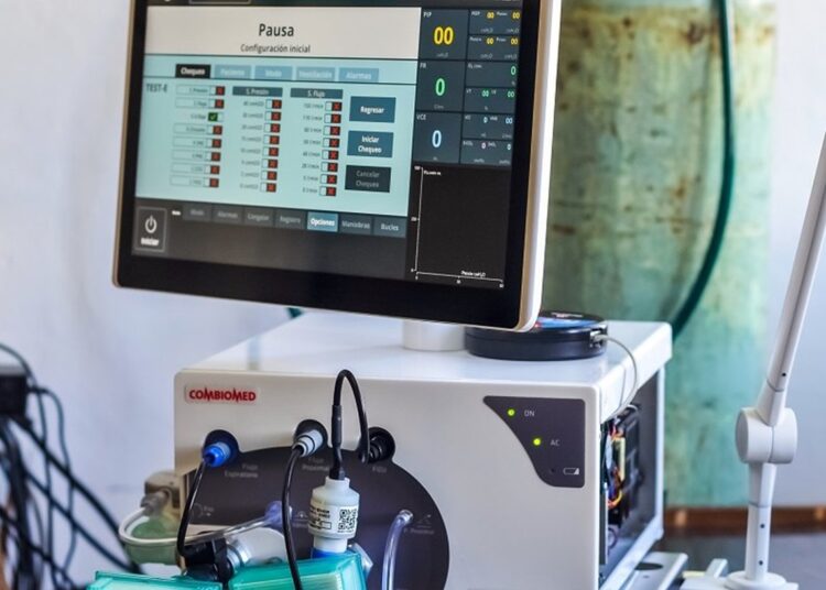 The Cuban lung ventilator Combiovent. Photo: Abel Rojas Barallobre/Juventud Rebelde.