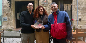 Herminio López Díaz (left), Yudisley Cruz Valdés and José Núñez Labañino, founding partners of Yucasabi, which won the Best Entrepreneur of the Year Award | 2024. Photo: Otmaro Rodríguez