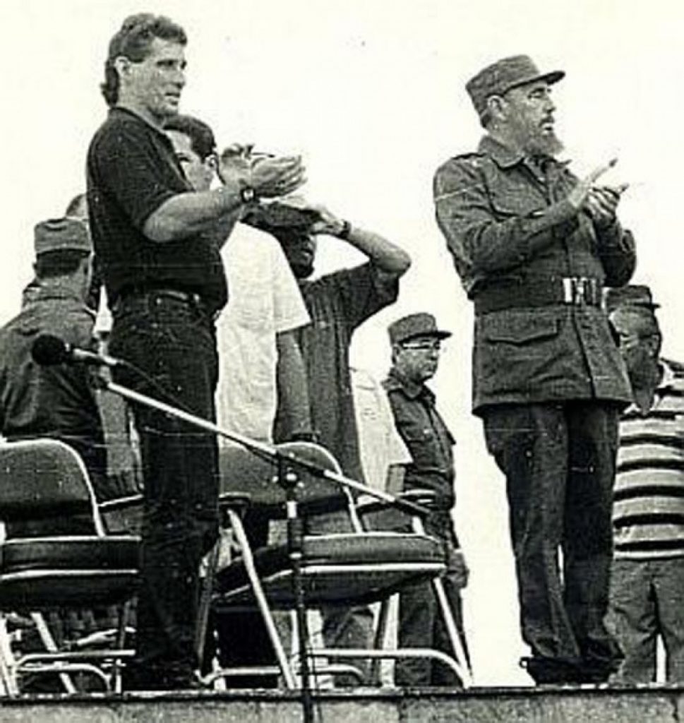 Fidel Castro and Miguel Díaz-Canel, first secretary of the Party in Villa Clara, in Ernesto Guevara Square, September 30, 1996. Photo: Vanguardia.