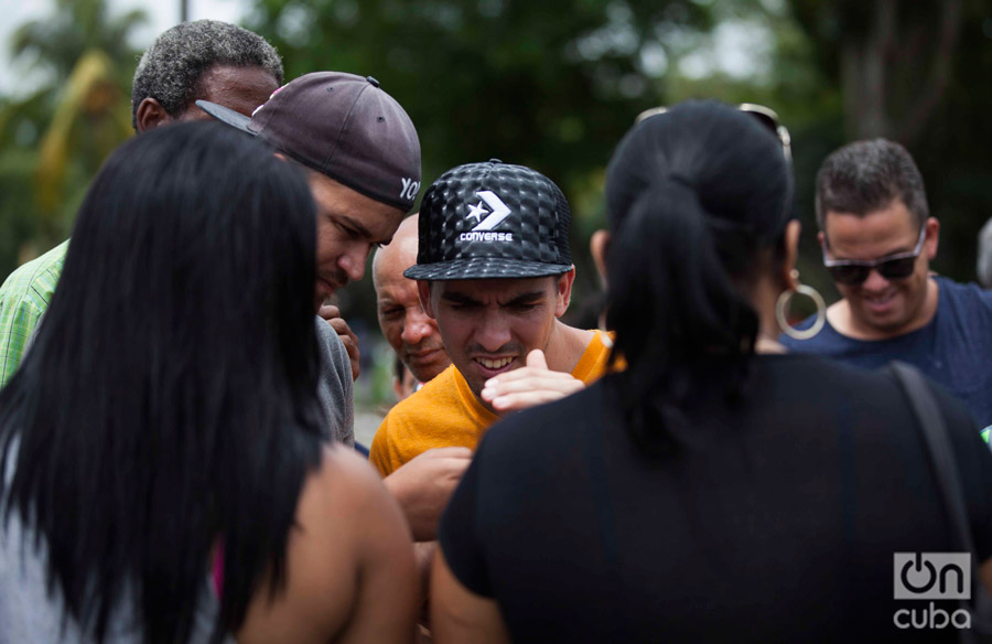 Había gente contando las historias que había escuchado, o que habían vivido ellos mismos. Foto: Claudio Pelaez Sordo.