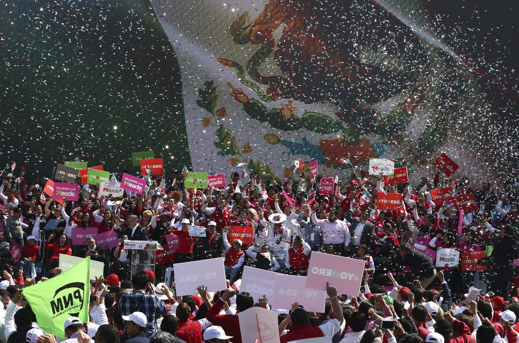 Acto del Partido Revolucionario Institucional en Ciudad de México en febrero de 2018. El PRI, partido gobernante, introdujo cambios en su conducción el 2 de mayo, encontrándose muy retrasado en las encuestas de cara a la elección presidencial del 1ro de julio. Foto: Marco Ugarte / AP.
