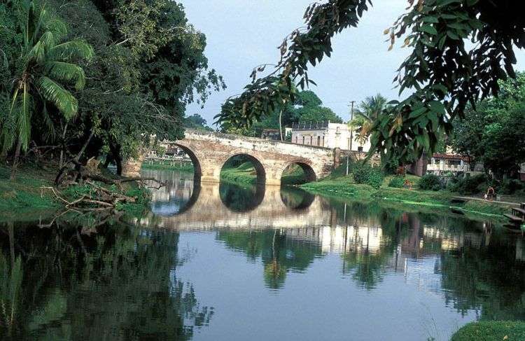 Puente del Río Yayabo en Sancti Spíritus