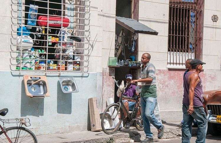 Revendedores en Cuba