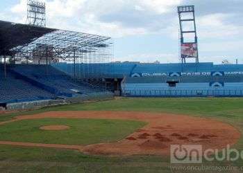 En reparación el estadio Latinoamericano / Foto: Adriana Rodríguez Vives