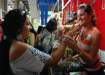 Feria de artesanía cubana Arte en la Rampa.