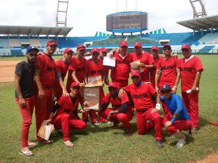 Los Vaqueros quedaron en tercer lugar en el Torneo Nacional de Softbol.