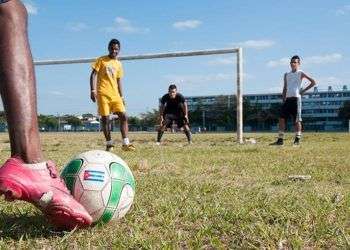 Fútbol en Cuba