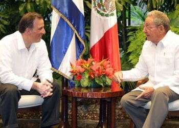 El canciller de México, José Antonio Meade, fue recibido por el presidente cubano Raúl Castro