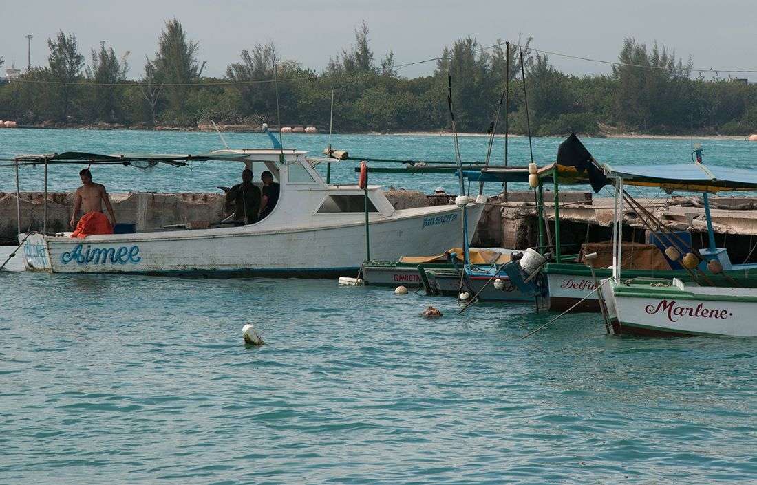 En Cuba los ciudadanos pueden hacerse a la mar barcos particulares por un máximo de 3 días con solo enseñar su carnet de identidad. / Foto: Raquel Pérez Díaz