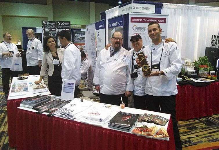 Chefs cubanos en la Convención Culinaria de América “Cocina, Arte y Creación 2015”, celebrada en Orlando, Estados Unidos. / Foto: Cortesía de Odlavin Castellano Castillo