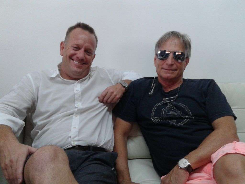 David Robertson (izquierda) y Kim Hammond, de visita en las oficinas de OnCuba. Foto: José Jasán Nieves