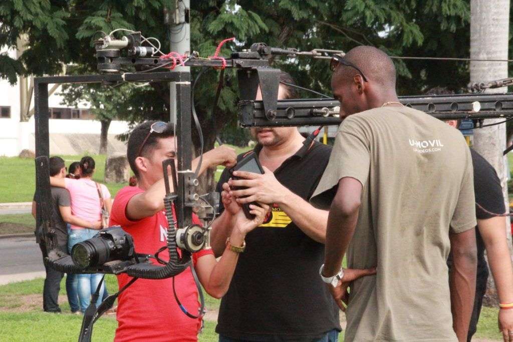 El equipo de Lia Videos produce en el terreno los nuevos clips de Buena Fe. Foto: Noel Rodríguez (Radio Mambí)