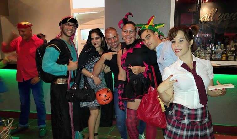 Halloween en el King Bar-Restaurante en La Habana.