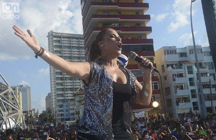 Olga Tañón en concierto en La Habana / Foto: Yailín Alfaro