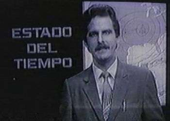 Primeros tiempos. Televisión en blanco y negro. Hace 35 años surgió EL TIEMPO en la televisión cubana realizado por un meteorólogo-presentador. En esta imagen tomada de la pantalla de TV, puede apreciarse que “el tiempo pasa…”, pero mejor dejar ahí el verso de la canción…